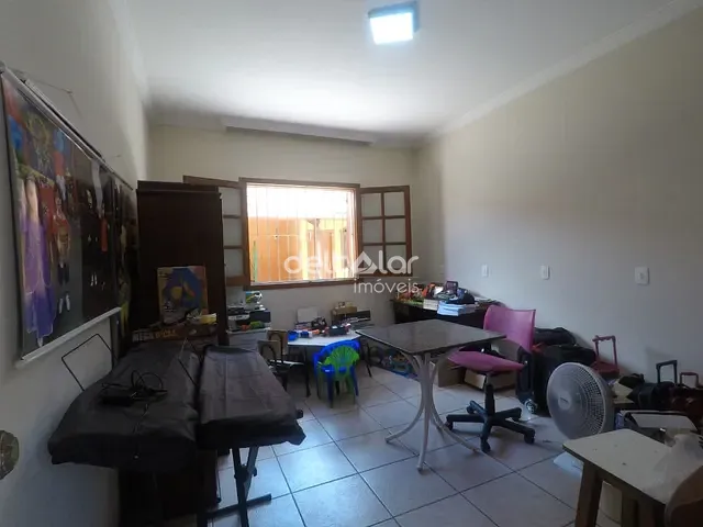 Casa com 430m² 4 quartos e 4 banheiros, à venda, no bairro Heliópolis em Belo Horizonte