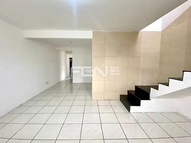 Casa com 117m² 3 quartos e 1 banheiro, para alugar, no bairro Ponto Certo em Camaçari