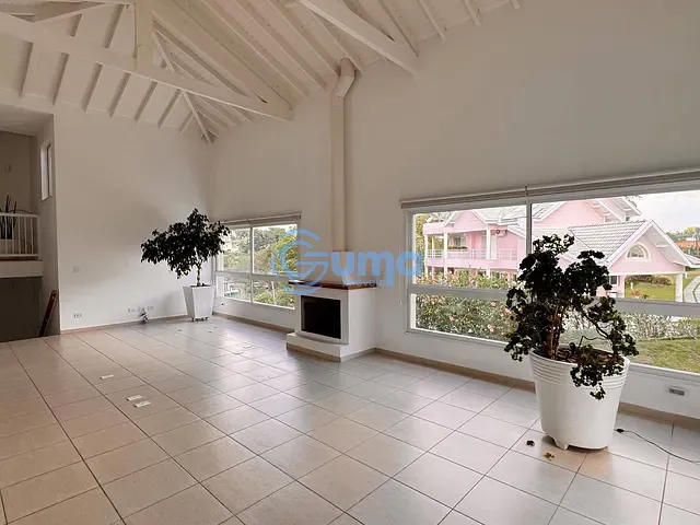 Casa com 1725m² 4 quartos e 4 banheiros, à venda, no bairro Condomínio Jardim das Palmeiras em Bragança Paulista