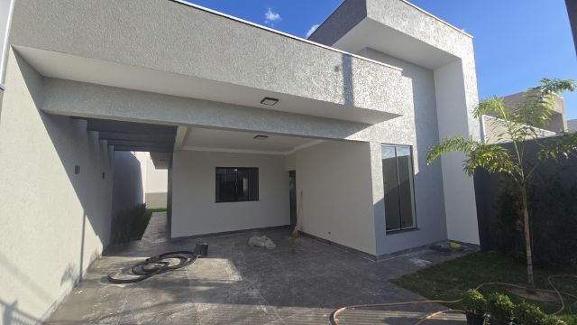 Casa com 200m² 3 quartos e 2 banheiros, à venda, no bairro Jardim Munique em Maringá