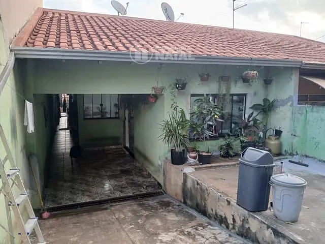 Casa com 185m² 3 quartos e 2 banheiros, à venda, no bairro Tarobá em Londrina
