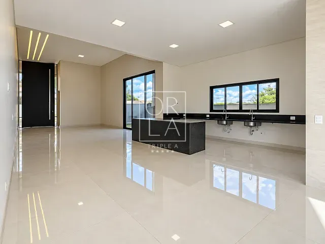 Casa 4 quartos e 6 banheiros, à venda, no bairro Portal do Sol Garden em Goiânia