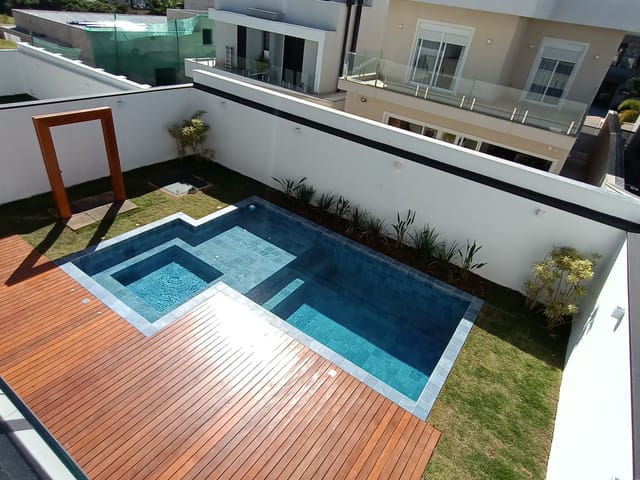 Casa com 345m² 3 quartos e 5 banheiros, à venda, no bairro Loteamento Brisas do Lago em Jundiaí