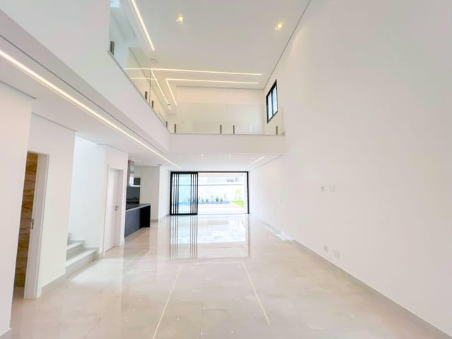 Casa com 345m² 3 quartos e 5 banheiros, à venda, no bairro Loteamento Brisas do Lago em Jundiaí