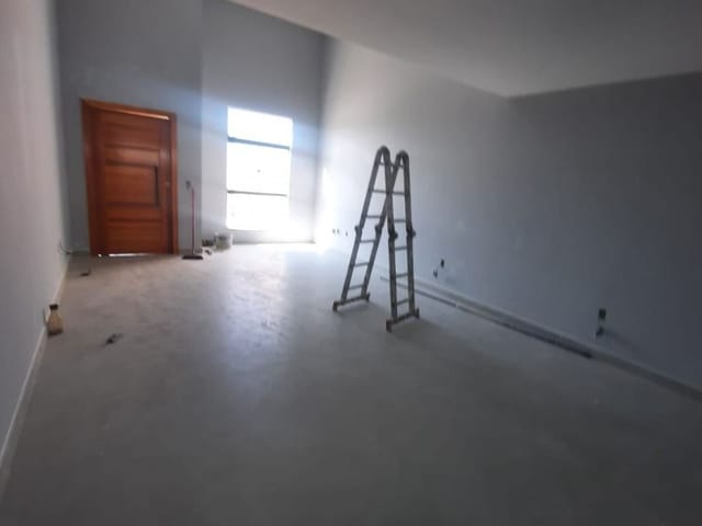 Casa com 200m² 3 quartos e 2 banheiros, à venda, no bairro Lagoa em Macaé