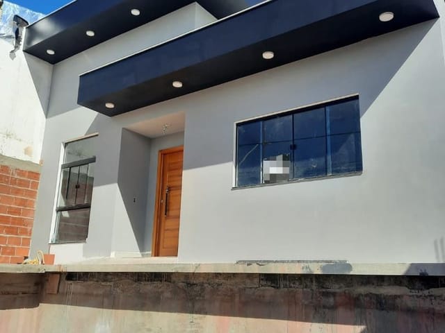Casa com 200m² 3 quartos e 2 banheiros, à venda, no bairro Lagoa em Macaé