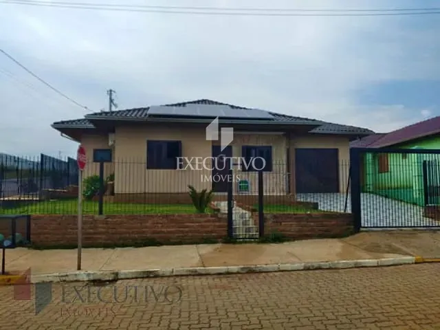 Casa com 450m² 3 quartos e 2 banheiros, à venda, no bairro Centro em Cruzeiro Do Sul