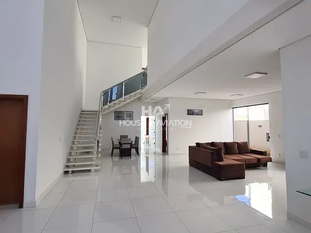 Casa com 430m² 4 quartos e 6 banheiros, à venda ou para alugar, no bairro Portal do Sol Green em Goiânia