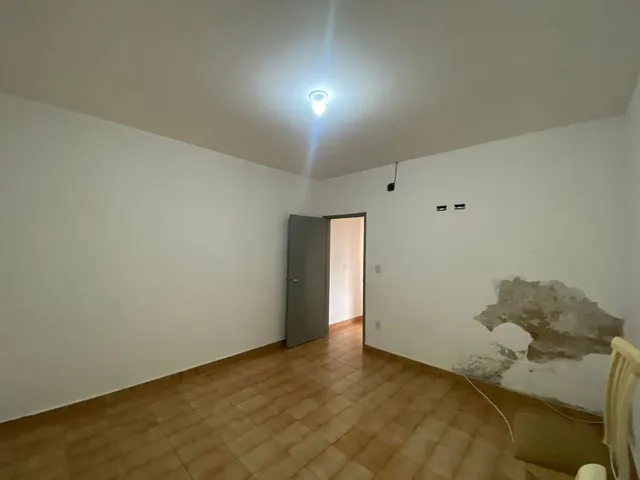 Casa com 250m² 3 quartos e 1 banheiro, para alugar, no bairro Parque Fazendinha em Campinas