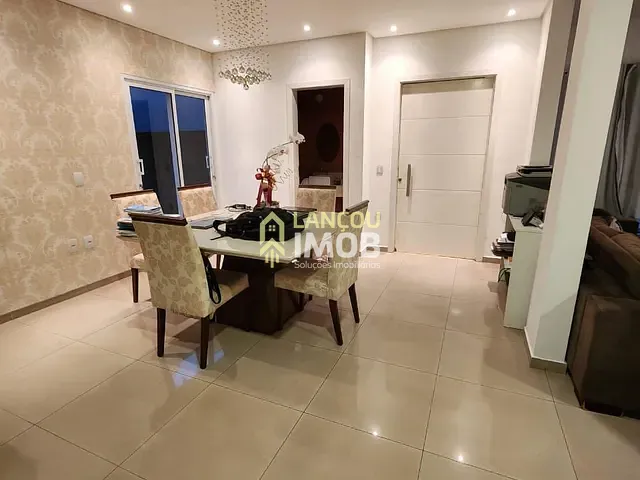 Casa com 340m² 3 quartos e 3 banheiros, à venda, no bairro Jardim Paulista em Jundiaí
