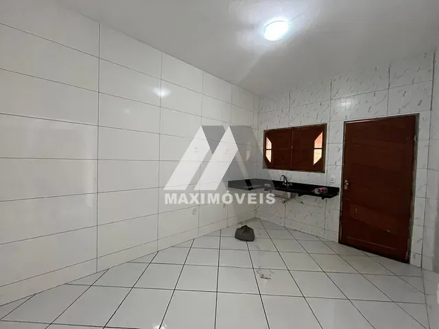 Casa 1 quarto e 1 banheiro, para alugar, no bairro São Francisco ll em Araçuaí