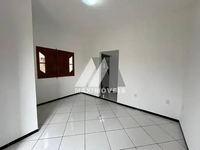 Casa 1 quarto e 1 banheiro, para alugar, no bairro São Francisco ll em Araçuaí