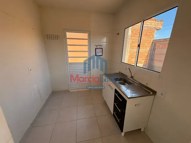 Casa 2 quartos e 1 banheiro, para alugar, no bairro Doutor Lúcio Machado em Ituverava