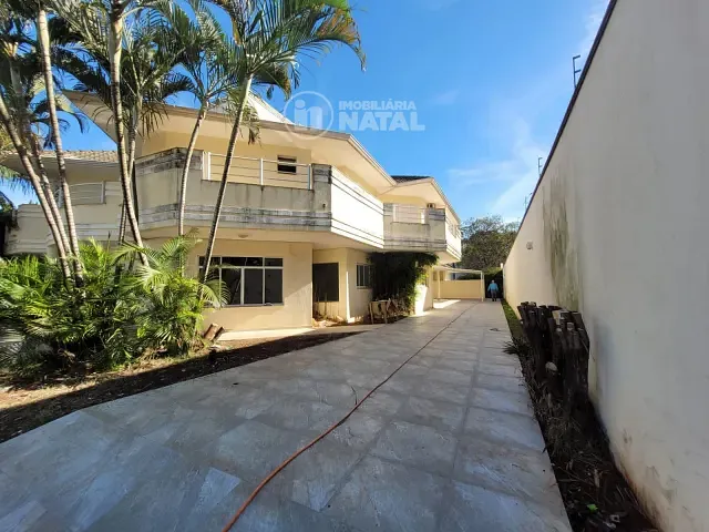 Casa 4 quartos e 7 banheiros, para alugar, no bairro Bela Suiça em Londrina