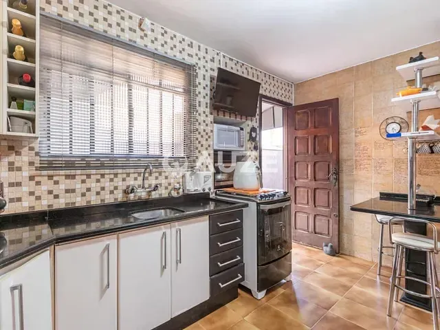 Casa com 236m² 4 quartos e 5 banheiros, à venda, no bairro Boa Vista em Curitiba