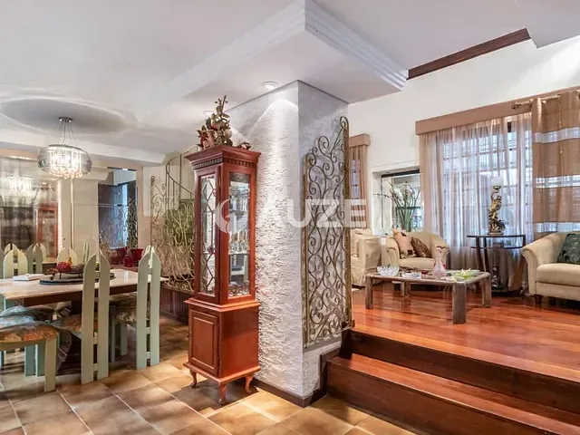 Casa com 236m² 4 quartos e 5 banheiros, à venda, no bairro Boa Vista em Curitiba