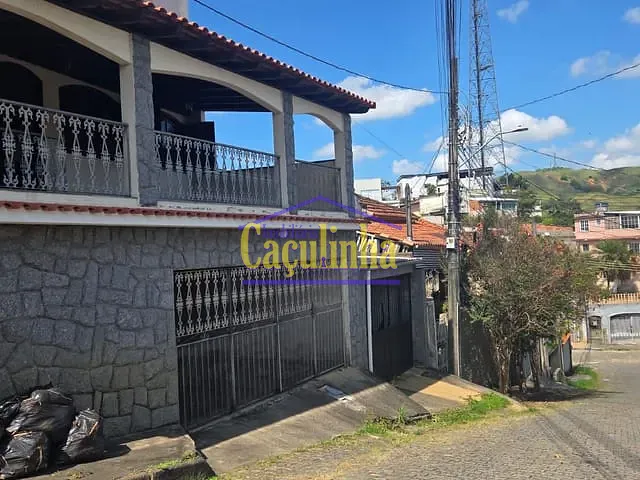 Casa com 219m² 4 quartos e 2 banheiros, à venda, no bairro Muqueca em Barra do Piraí