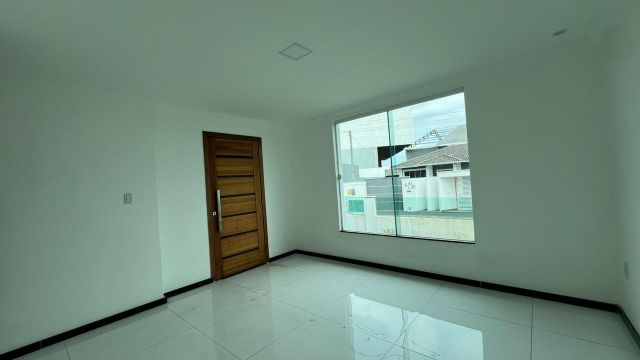 Casa com 301m² 3 quartos e 2 banheiros, à venda, no bairro --- em São Pedro da Aldeia