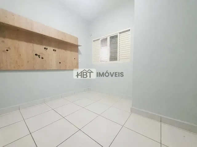Casa 3 quartos e 2 banheiros, à venda, no bairro Núcleo Residencial Edison Bastos Gasparini em Bauru