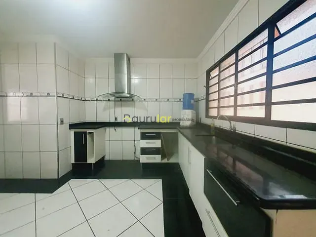Casa 3 quartos e 2 banheiros, à venda, no bairro Núcleo Residencial Edison Bastos Gasparini em Bauru