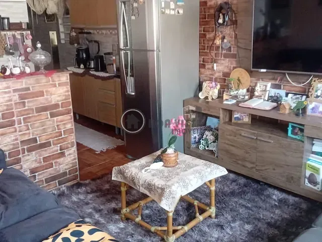 Casa 1 quarto e 1 banheiro, à venda, no bairro Parque Maria Helena em Suzano