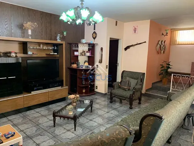 Casa com 360m² 4 quartos e 4 banheiros, à venda, no bairro Jardim Ana Maria em Jundiaí