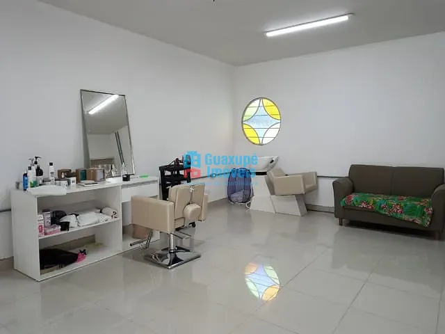 Casa com 180m², à venda, no bairro Irmãos Ricciardi em Guaxupé