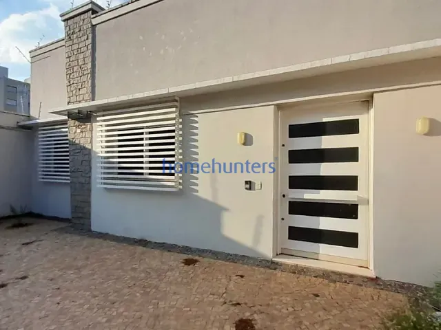 Casa com 342m², à venda ou para alugar, no bairro Bosque em Campinas