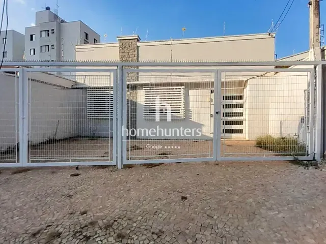 Casa com 342m², à venda ou para alugar, no bairro Bosque em Campinas