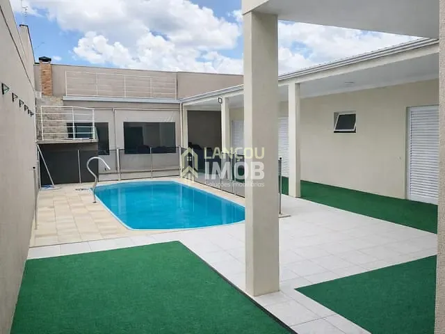 Casa com 353m² 4 quartos e 4 banheiros, à venda, no bairro Horto Santo Antonio em Jundiaí