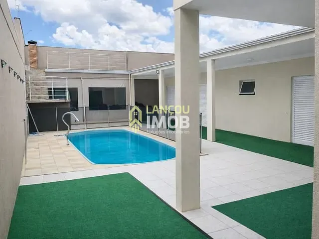 Casa com 353m² 4 quartos e 4 banheiros, à venda, no bairro Horto Santo Antonio em Jundiaí