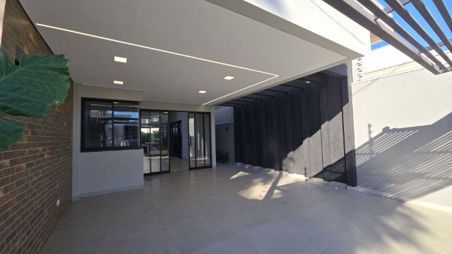 Casa com 200m² 3 quartos e 2 banheiros, à venda, no bairro Jardim Oriental em Maringá