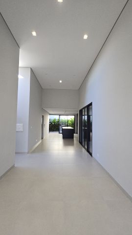 Casa com 200m² 3 quartos e 2 banheiros, à venda, no bairro Jardim Oriental em Maringá