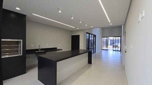Casa com 200m² 3 quartos e 2 banheiros, à venda, no bairro Jardim Oriental em Maringá