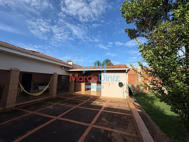 Casa com 480m² 3 quartos e 2 banheiros, à venda, no bairro Jardim Tropical II em Ituverava