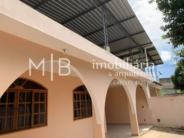 Casa com 264m² 3 quartos e 2 banheiros, à venda, no bairro TAQUARA PRETA em CATAGUASES