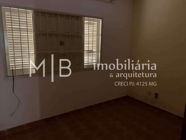 Casa com 264m² 3 quartos e 2 banheiros, à venda, no bairro TAQUARA PRETA em CATAGUASES