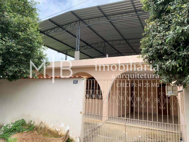 Casa com 264m² 3 quartos e 2 banheiros, à venda, no bairro TAQUARA PRETA em CATAGUASES