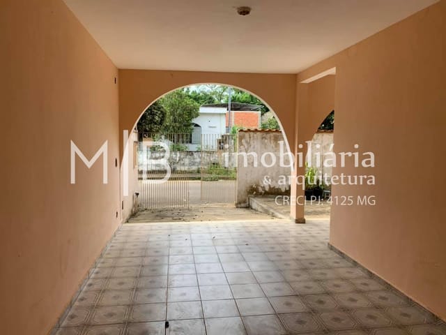 Casa com 264m² 3 quartos e 2 banheiros, à venda, no bairro TAQUARA PRETA em CATAGUASES