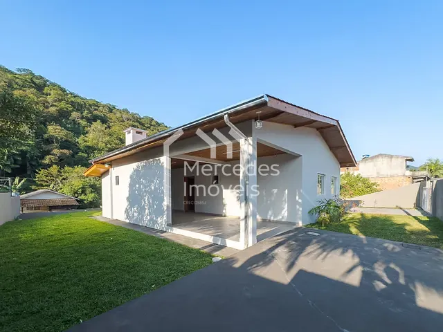 Casa com 659m² 3 quartos e 5 banheiros, à venda, no bairro Paciência em Itajaí