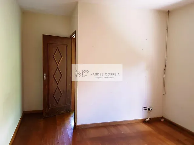 Casa 3 quartos e 2 banheiros, à venda, no bairro Pacaembu em Londrina