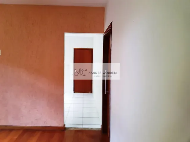 Casa 3 quartos e 2 banheiros, à venda, no bairro Pacaembu em Londrina
