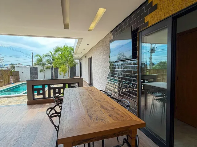 Casa 3 quartos e 5 banheiros, à venda, no bairro Viverde I em Rio das Ostras