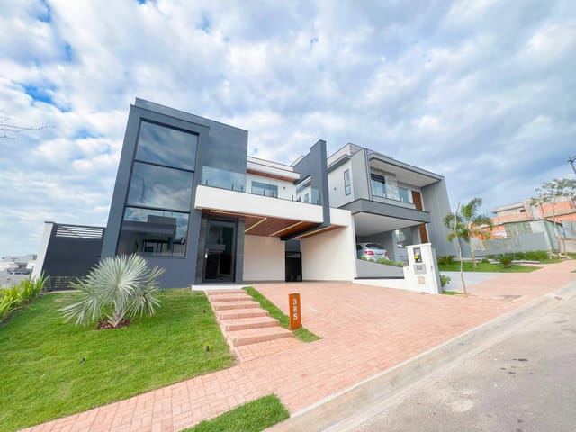 Casa com 348m² 4 quartos e 5 banheiros, à venda, no bairro Loteamento Brisas do Lago em Jundiaí