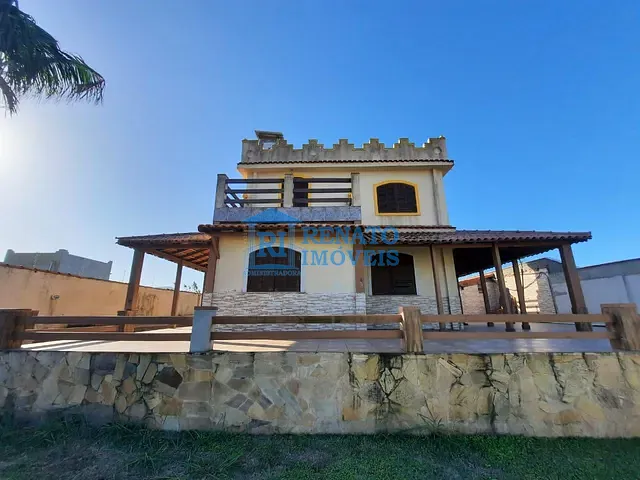 Casa com 400m² 4 quartos e 3 banheiros, para alugar, no bairro Itaipuaçu em Maricá