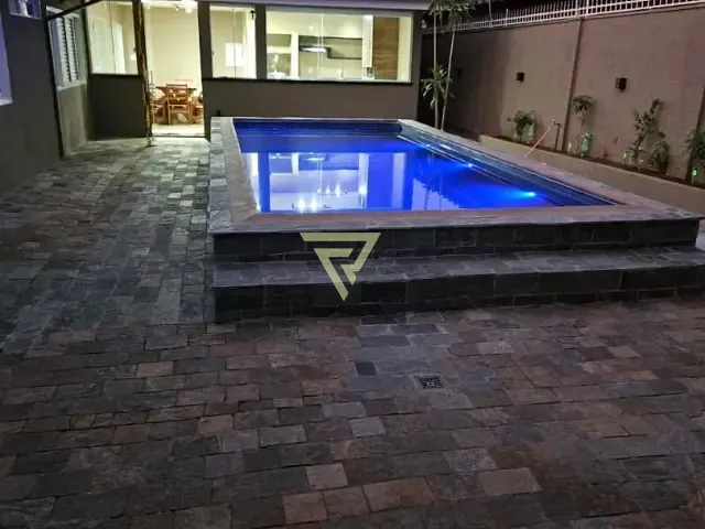 Casa com 420m² 3 quartos e 3 banheiros, à venda ou para alugar, no bairro Parque Industrial Lagoinha em Ribeirão Preto