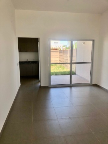 Casa 3 quartos e 3 banheiros, para alugar, no bairro Parque dos Novos Estados em Campo Grande
