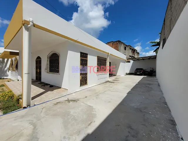 Casa 4 quartos e 3 banheiros, à venda, no bairro Jardim Grapiúna em Itabuna