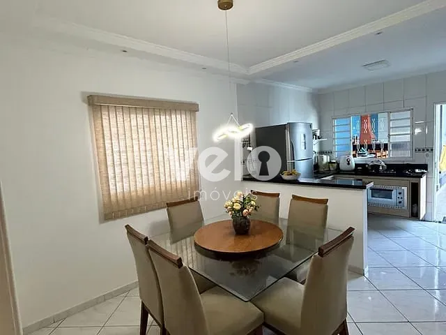 Casa com 250m² 3 quartos e 2 banheiros, à venda, no bairro Jardim Jaraguá em Taubaté