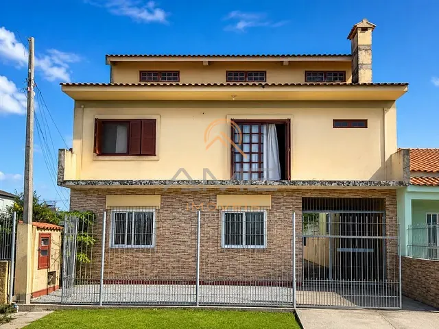Casa 4 quartos e 3 banheiros, à venda, no bairro Três Vendas em Pelotas